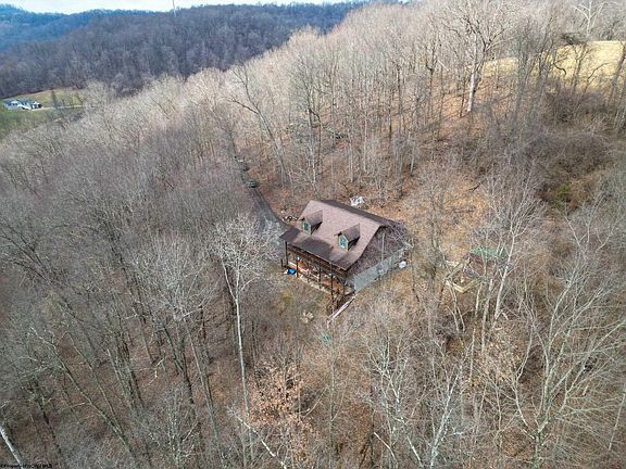 5th image of 756 Pine Grove Rd