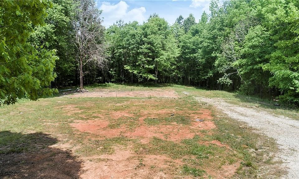 2nd image of 705/707 Hebron Church Rd