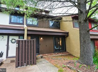 2120 Cartwright Pl, Reston, VA 20191