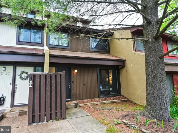 2120 Cartwright Pl, Reston, VA 20191