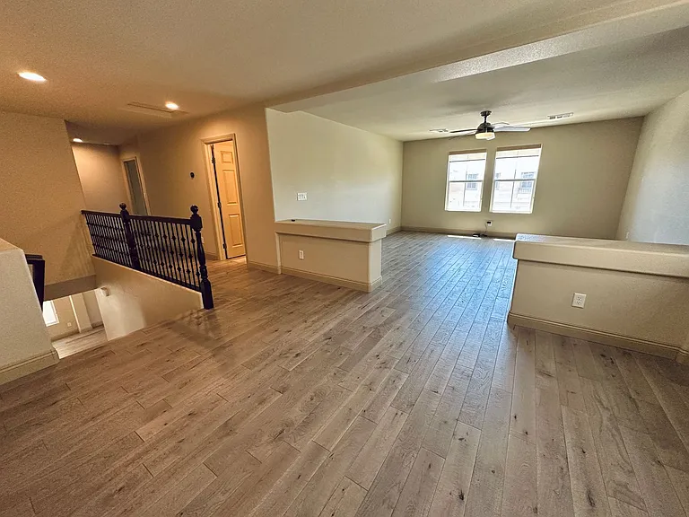 9842 Russian Hill St — Photo 34