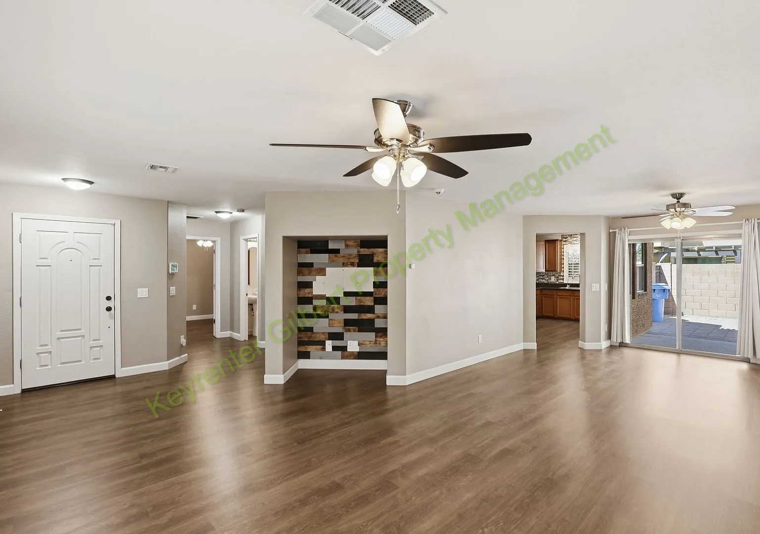 Beautiful Lyons Gate Home 3 Bedroom + Office in Prime Gilbert Location! — Photo 2