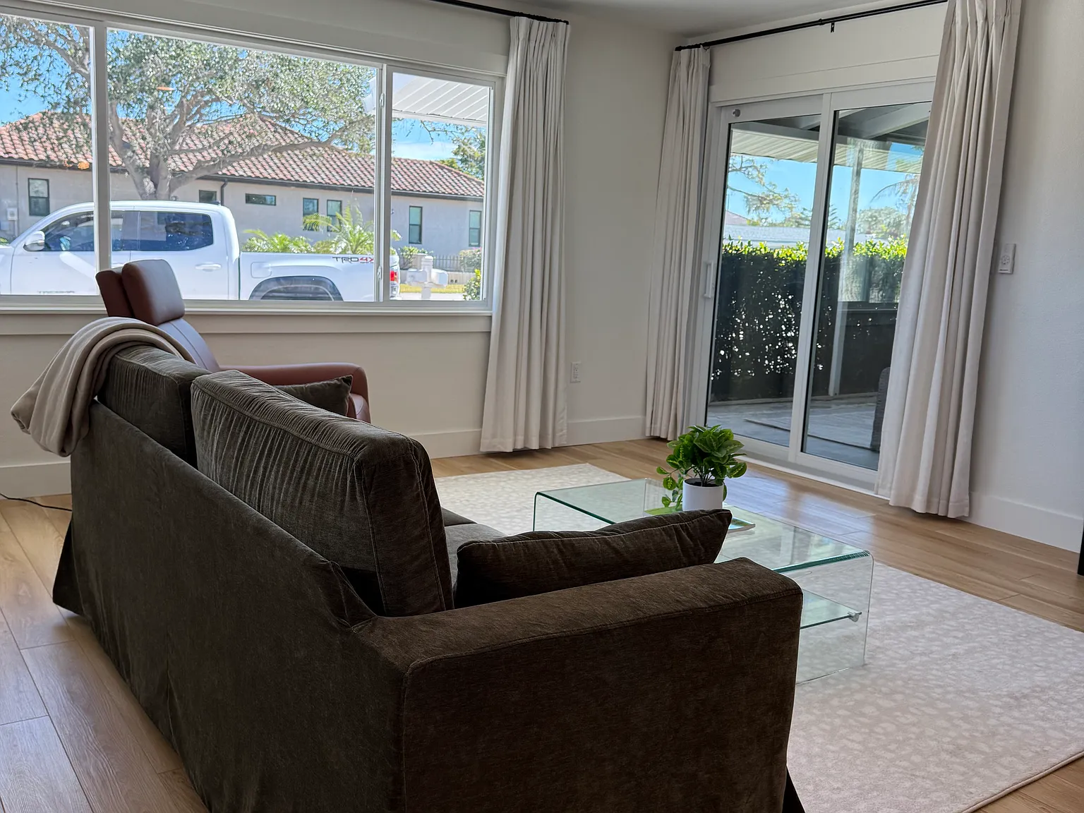 1 bed, 704 sqft, $2,200 — Photo 3