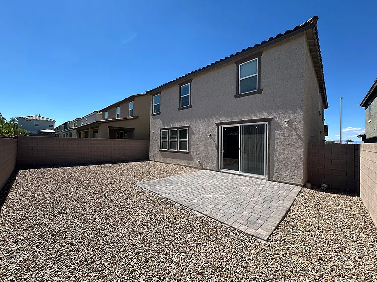 7569 W Mistral Ave — Photo 27