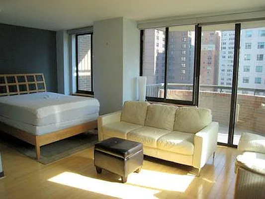 Rented by Kian Realty | media 22