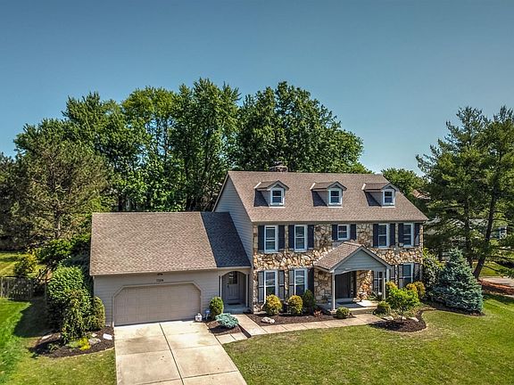 3rd image of 7326 Woodcroft Dr