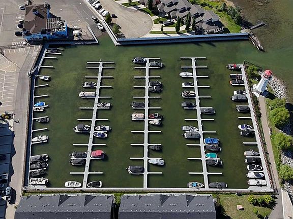 3rd image of 5230 Lakeshore Dr #171