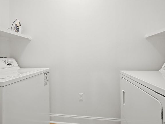 3rd image of 3250 Jackson St