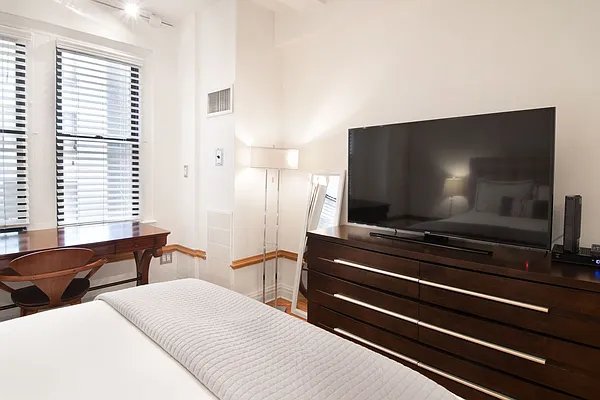 Rented by WAM Partners - William Moses Co. | media 29