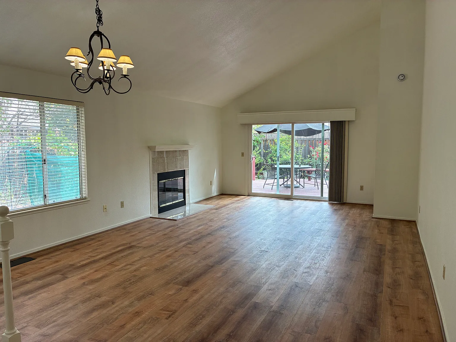 3 bed, $3,200 — Photo 2
