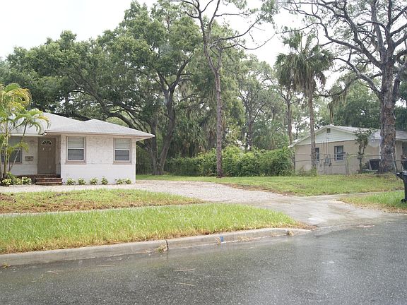 3rd image of 2324 E Harbor Dr S