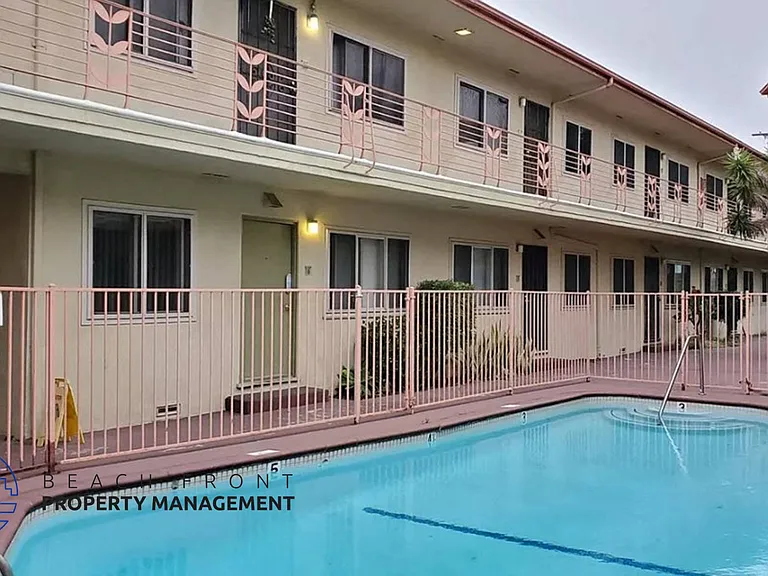 8910 Sepulveda Eastway — Photo 12