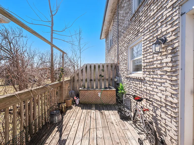 252 Bertie St #E — Photo 29