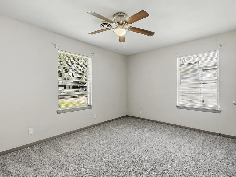 5413 Vae Dr — Photo 3