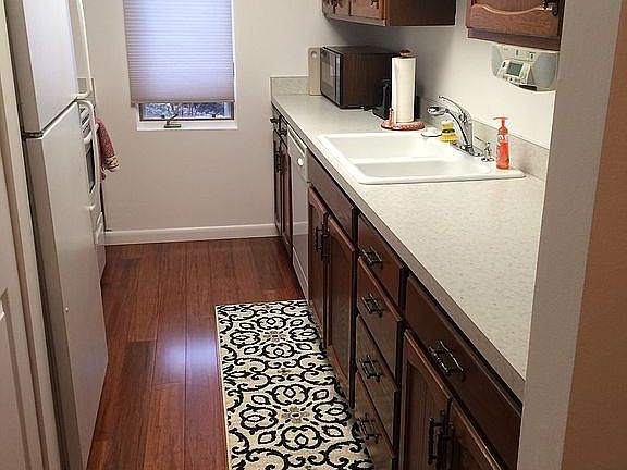2nd image of 5547 Golfview Ct