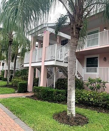4th image of 960 Huron Ct #204