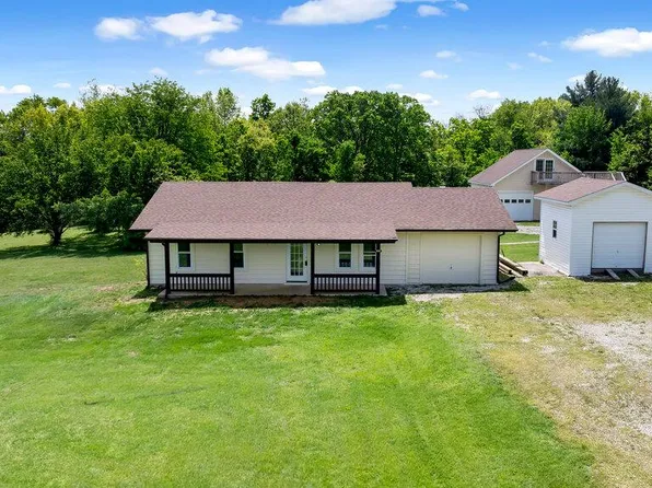 19316 Durango Dr, Warrenton, MO 63383
