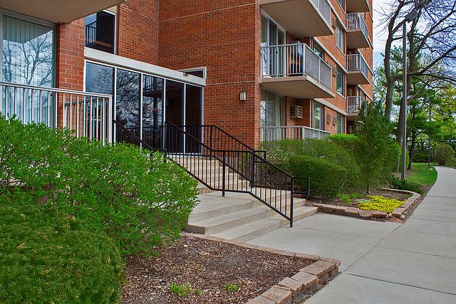 1st image of 2211 S Highland Ave APT 2B