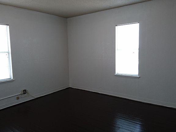 2nd image of 709 Brown St APT 3