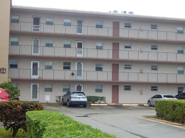 225 Bonnie Boulevard #204, Palm Springs, FL 33461