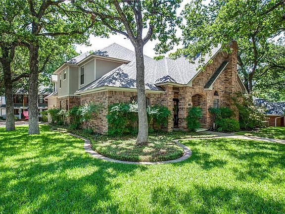 2nd image of 3115 Flintridge Dr