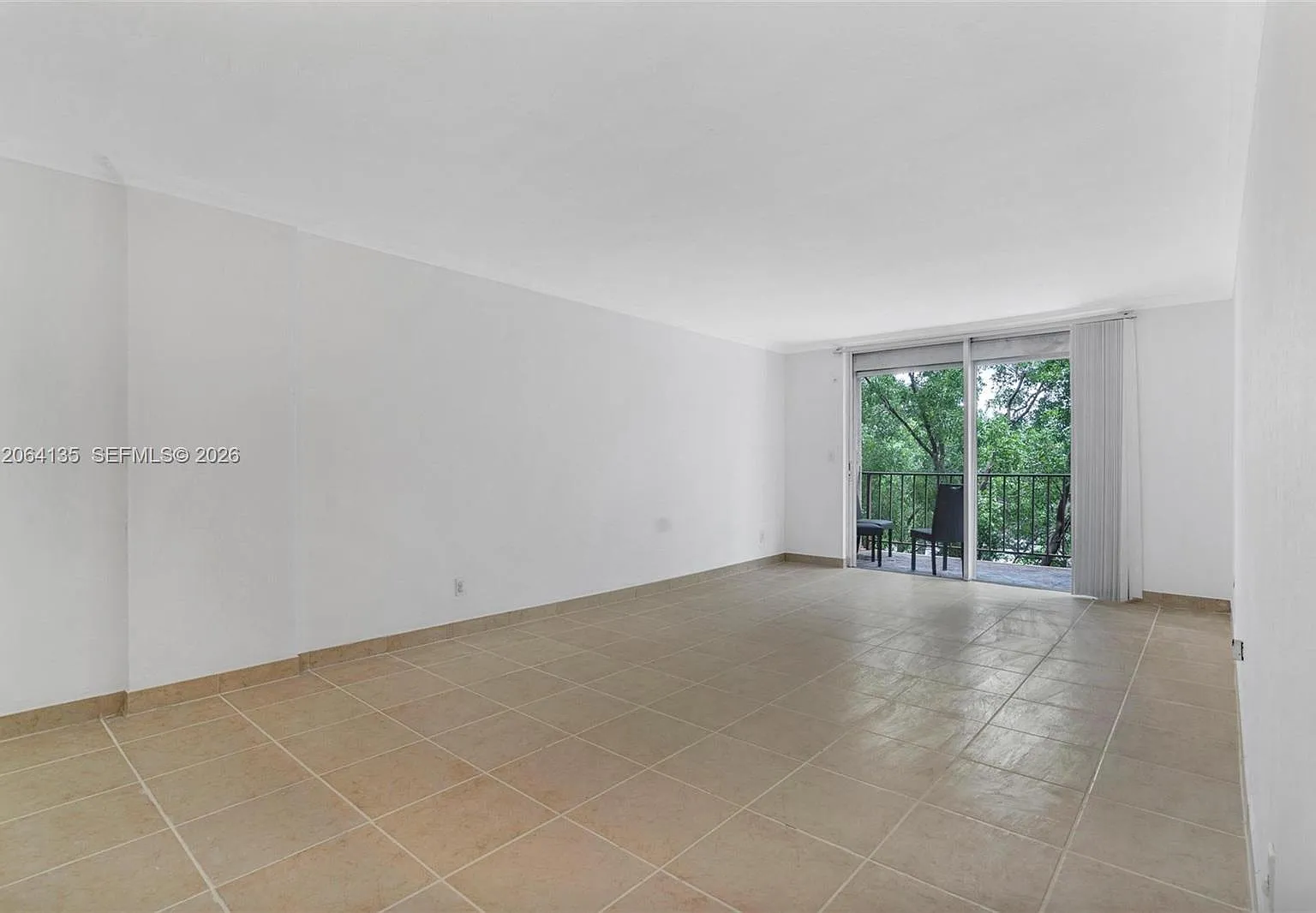 Three Horizons South Cond — Photo 3