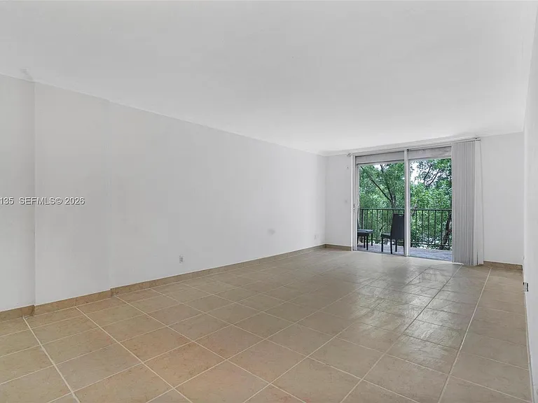 1465 NE 123rd St #416 — Photo 3