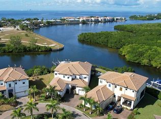 1114 Seagrape Dr, Ruskin, FL 33570