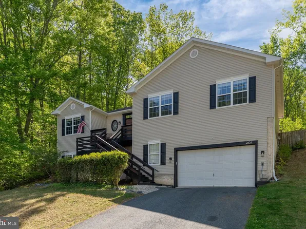 2434 Harpoon Dr, Stafford, VA 22554