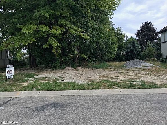 5th image of Warwick Ln