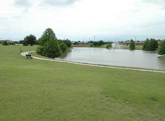 2nd image of 2229 Hickory Dr