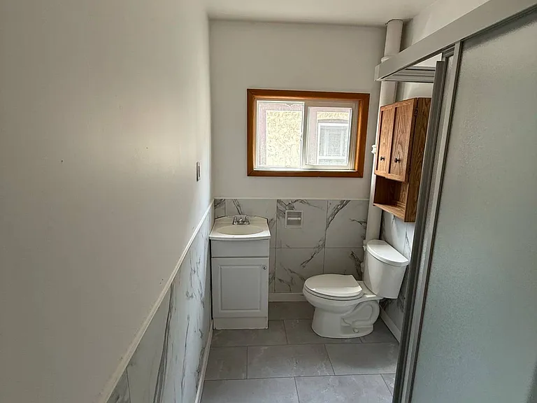 38 Crown St — Photo 12