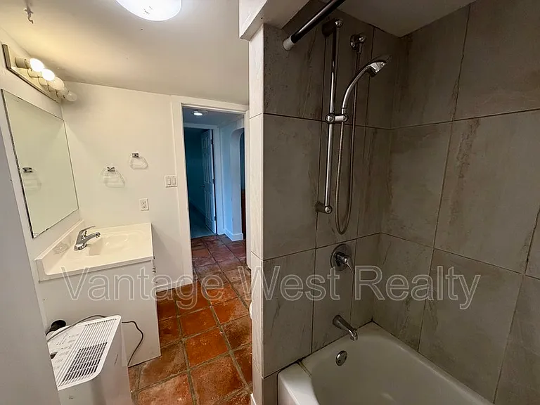 1230B Ethel St — Photo 7