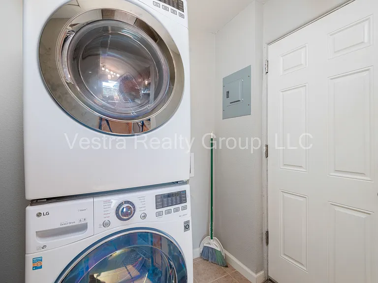 3680 Grape St — Photo 11