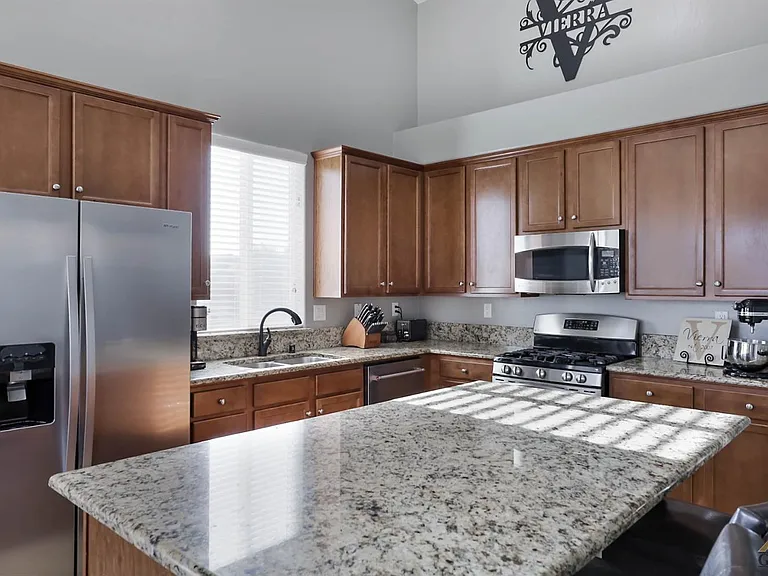 9100 Autumn Sunset Dr — Photo 4