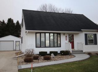 2257 Park Ave, NEW HOLSTEIN, WI 53061