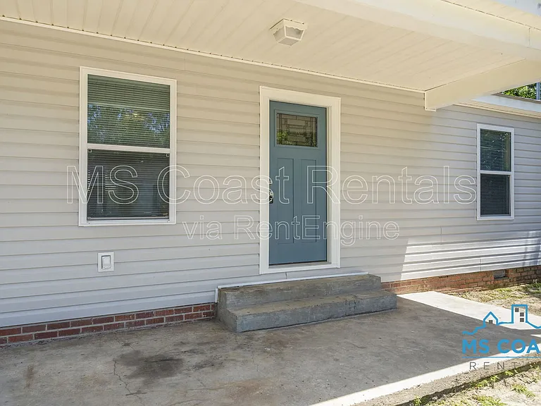 1612 Gordon Ave — Photo 3