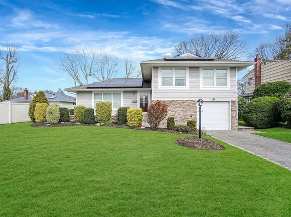 1419 Eric Lane, East Meadow, NY 11554