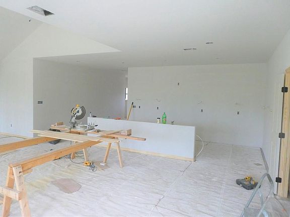 4th image of 329 Kaanapali Ln