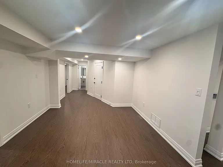 14 Berton Blvd — Photo 20