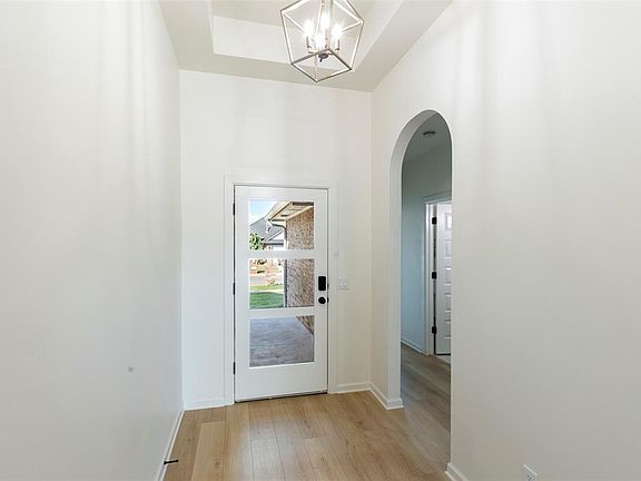 5th image of 7308 Elaine St