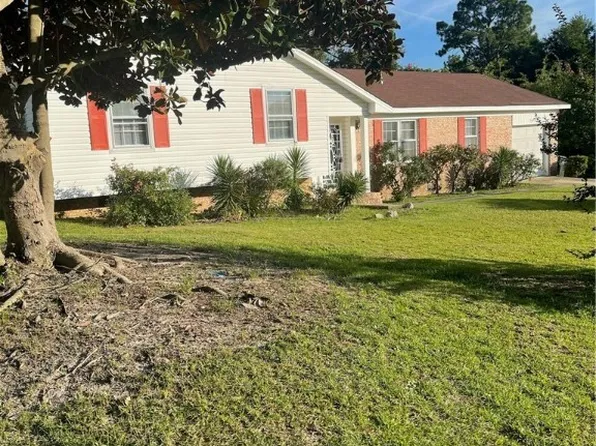 5631 Shenandoah Dr, Fayetteville, NC 28304