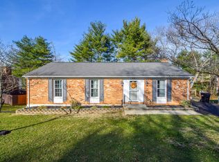 3735 Hyde Park Dr, Roanoke, VA 24018