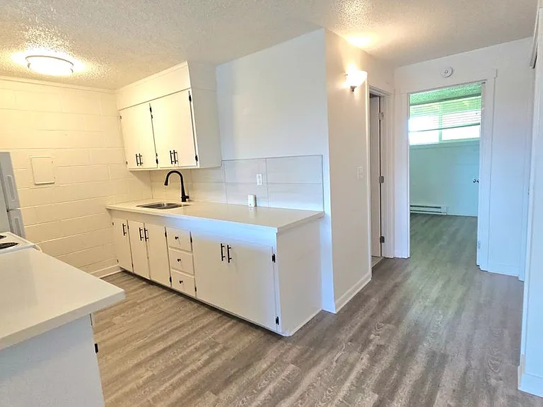 40410 Meridian E #9 — Photo 4