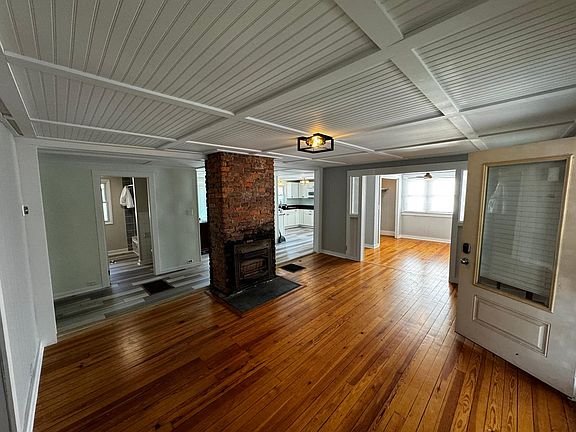 2nd image of 1816 Luttrell St