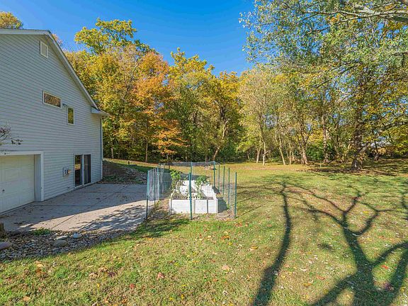 5th image of 4064 W Meadowvale Dr