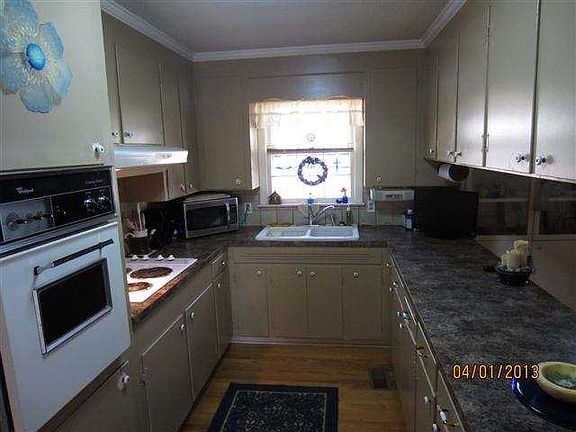4th image of 1914 Longwood Dr