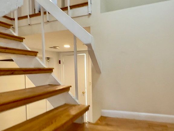 4th image of 12 Follen St #1