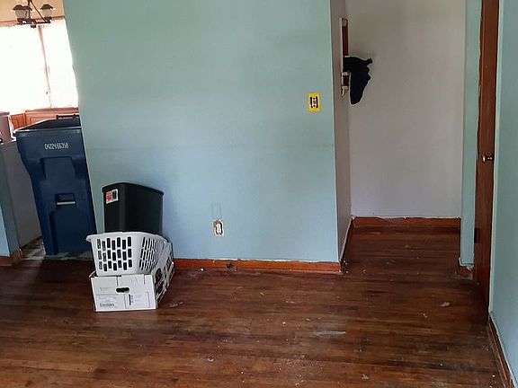 3rd image of 230 S H St