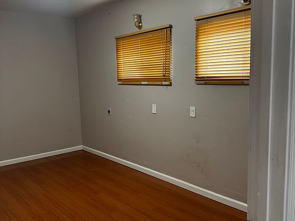4th image of 152 Warren Dr #3